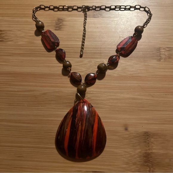 Elegant Red and Brown Pendant Necklace - Picture 1 of 7